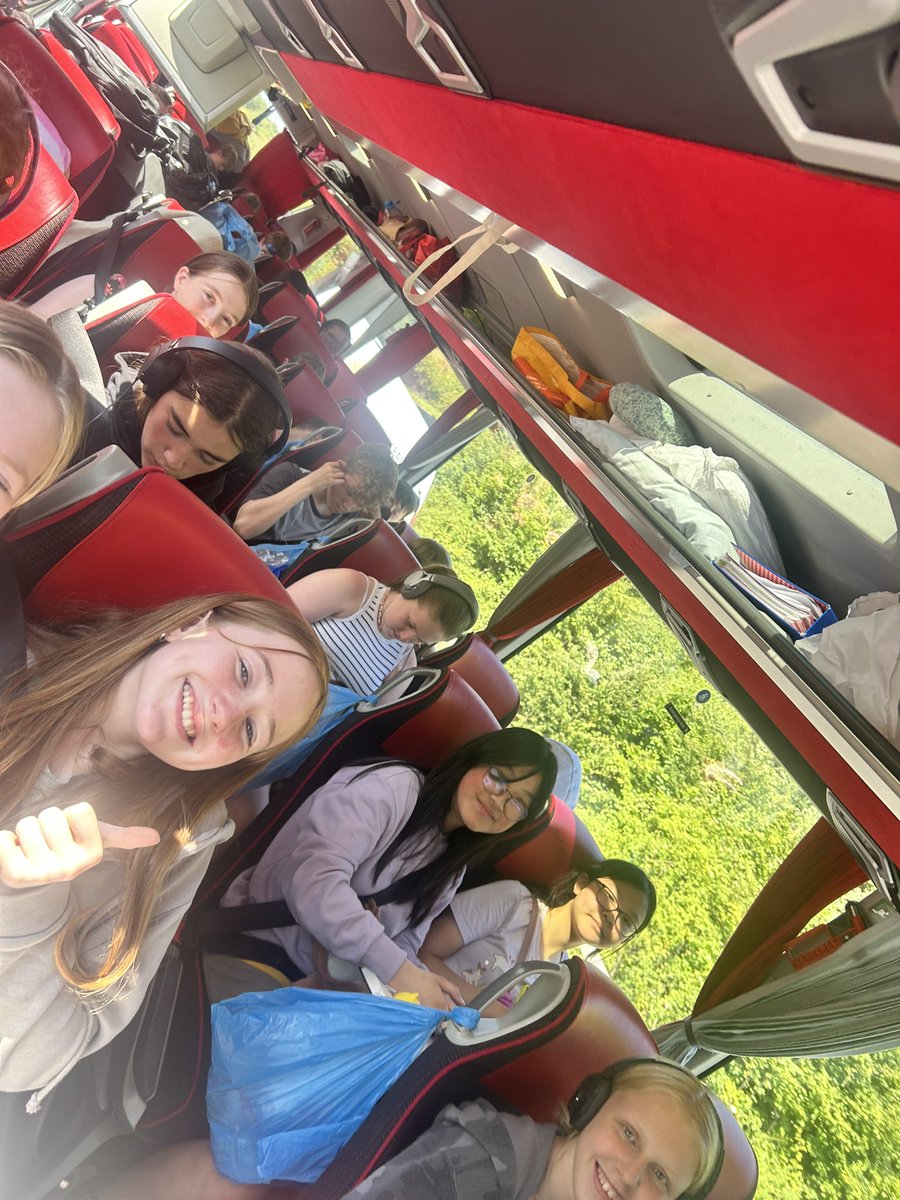 AhsBarcelona's tweet photo. All happy! Got the abba tunes playing! https://t.co/ynRzAbWmKc
