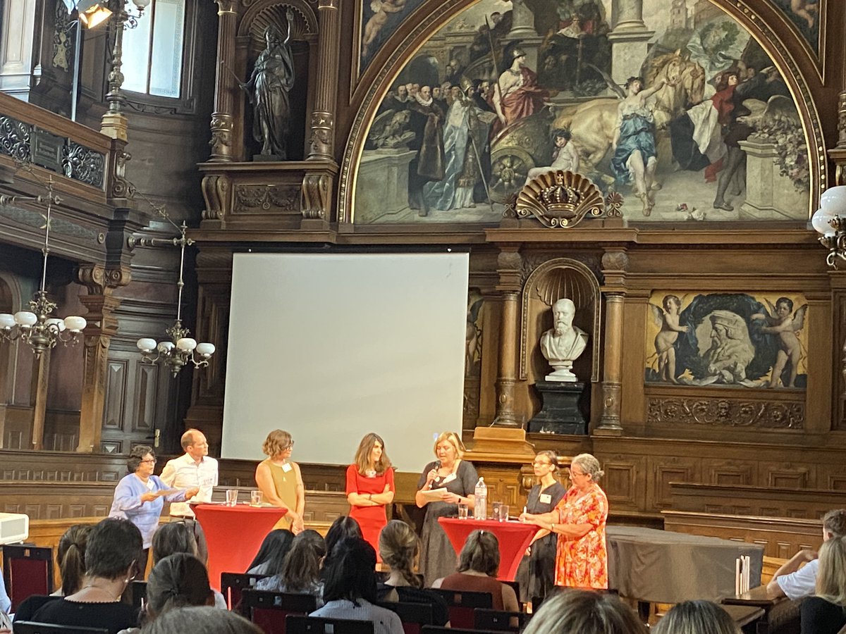 wendyjsadler's tweet image. Panel are answering the tough question about what the one main issue of gender and stem still is. @AlisonEvery says changing the workplace culture to allow more women leaders to succeed! @cardiffPHYSX and @cardiffuni both have their first female leader now! 💪