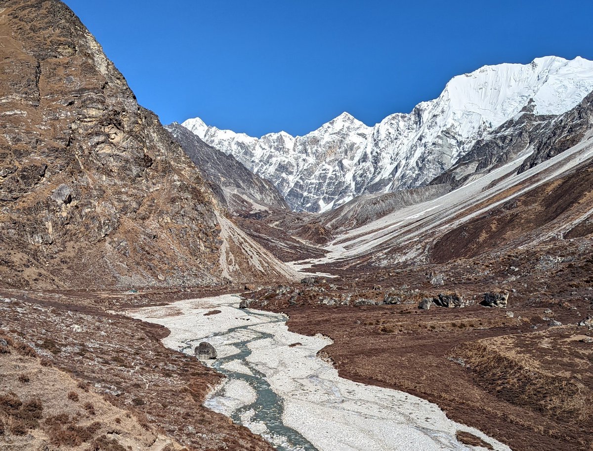 Marit van Tiel (@marit_vantiel) on Twitter photo How does meltwater travel downstream?
🚨In a new perspective paper <a href="/NatureWaterJnl/">Nature Water</a> we argue that the current lack of understanding of cryosphere-groundwater connectivity could lead to inaccurate predictions of water availability in mountain regions (1/n)
nature.com/articles/s4422… How does meltwater travel downstream?
🚨In a new perspective paper <a href="/NatureWaterJnl/">Nature Water</a> we argue that the current lack of understanding of cryosphere-groundwater connectivity could lead to inaccurate predictions of water availability in mountain regions (1/n)
nature.com/articles/s4422…