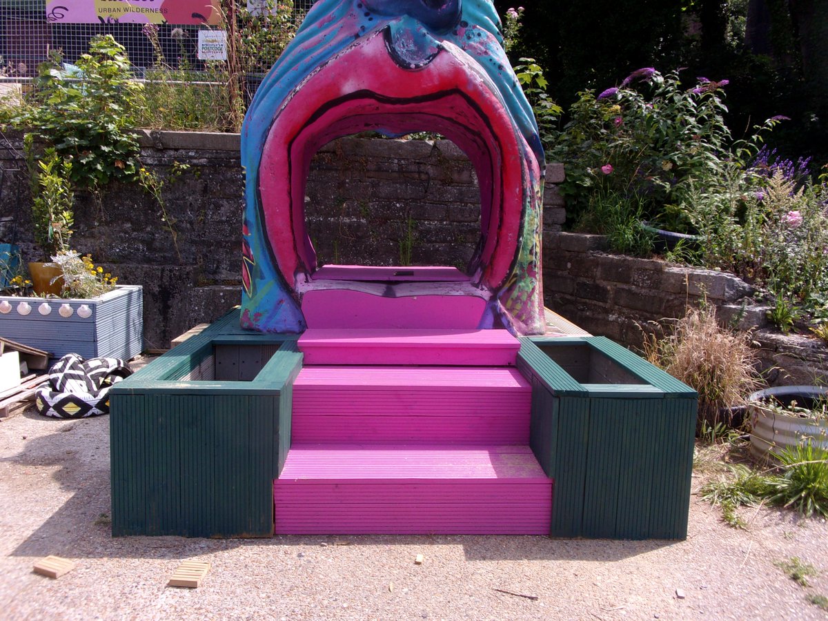 folkestoneshed's tweet image. Fabulous job El and Phil, next job lined up! New tree planter.