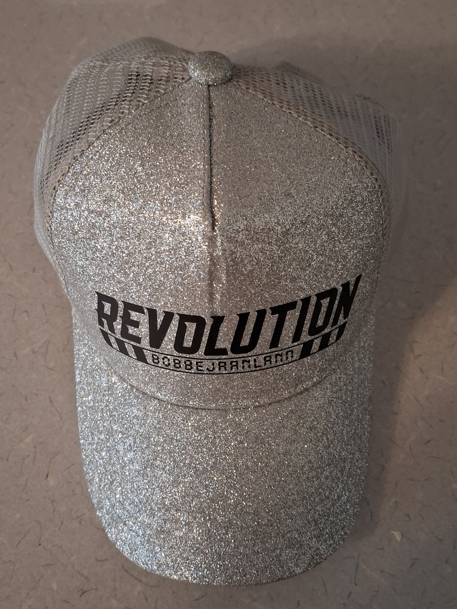 naomischouten1's tweet photo. Weer nieuwe revolution merchandise ππ’ π gisteren in @bobbejaanland gekocht π #Bobbejaanland #revolution #revolutionfan https://t.co/bbhMGZOtv9