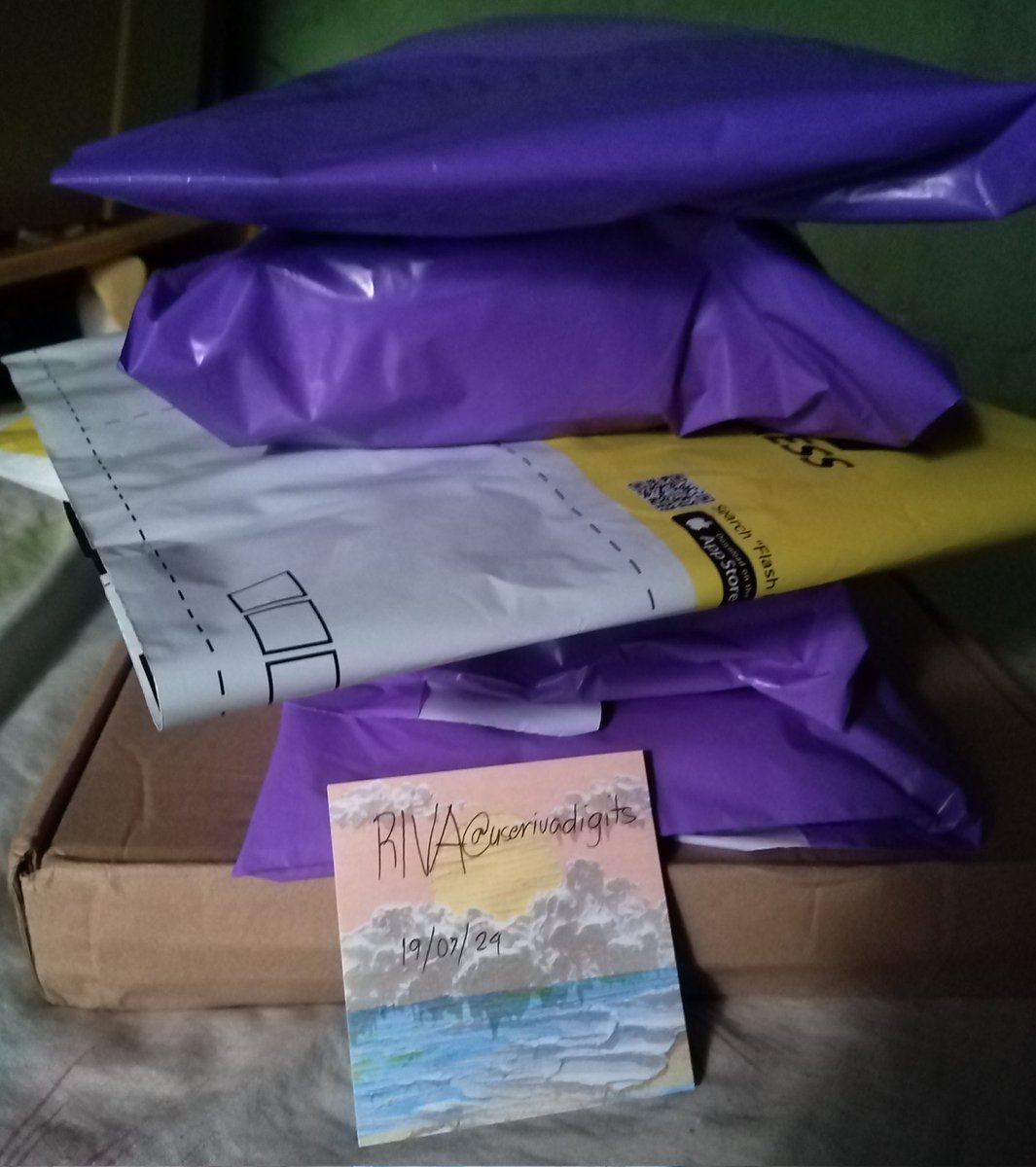 userivadigits's tweet photo. 4:50pm
190724

packed all onhand items na to ship, still dml so sorry di ako makapag reply agad🥹 and unfortunately ma reschedule daw yung pickup sabi ni rider which is tomorrow daw ma ppick up.
thank you 🤍 https://t.co/fviU09JrAm