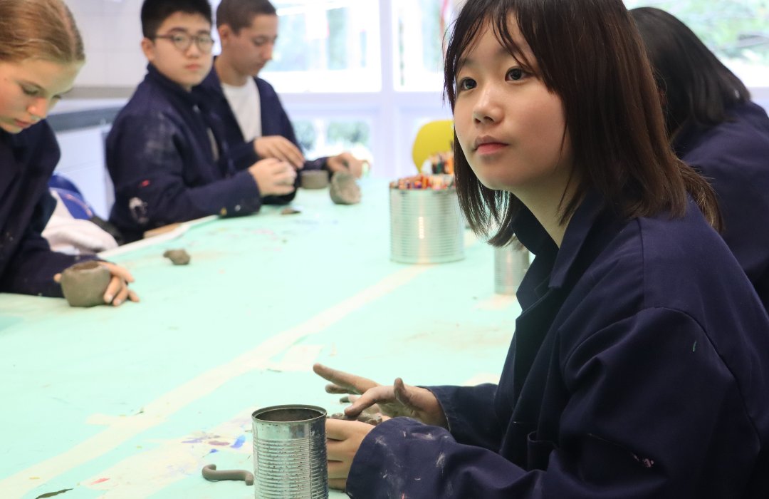 MHShortCourses's tweet photo. Our students are getting hands-on with clay in Creative Arts. They skillfully craft unique pieces such as mugs, jewellery pots, and cups. They're learning new techniques and expressing their creativity with every creation.

#MillHillShortCourses #MillHillSummerSchool https://t.co/75TaNcRJ0c