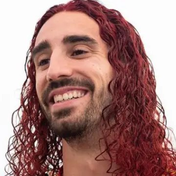 es increíble lo bien que les sienta el pelo rojo