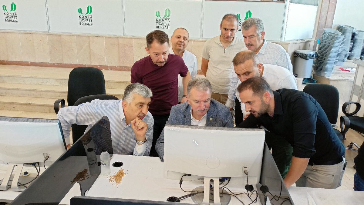 Borsamızda, <a href="/OfisTMO/">Toprak Mahsulleri Ofisi</a> Genel Müdürümüz  <a href="/Ahmet_Guldal/">Ahmet GÜLDAL</a>'ı ağırladık. Hasat sezonunu, yurtiçi ve yurtdışı piyasa gelişmeleri ile sektörümüze ilişkin istişarede bulunduk. Elektronik Satış Salonumuzda da incelemede bulundu, işlem gerçekleştirdi. Nazik ziyaretleri için teşekkür ederim.