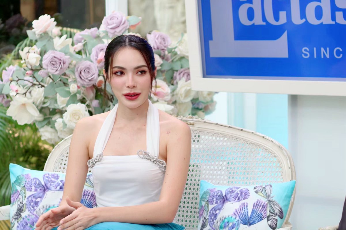 newsplusTH's tweet photo. เปิดหมดเปลือกทุกเรื่องราวชีวิตและความรัก !! ชาล็อต ออสติน ถึงที่มาของ #อิงล็อต  https://t.co/dTPbCDAXSa #newsplusTH https://t.co/k11wMl14wj
