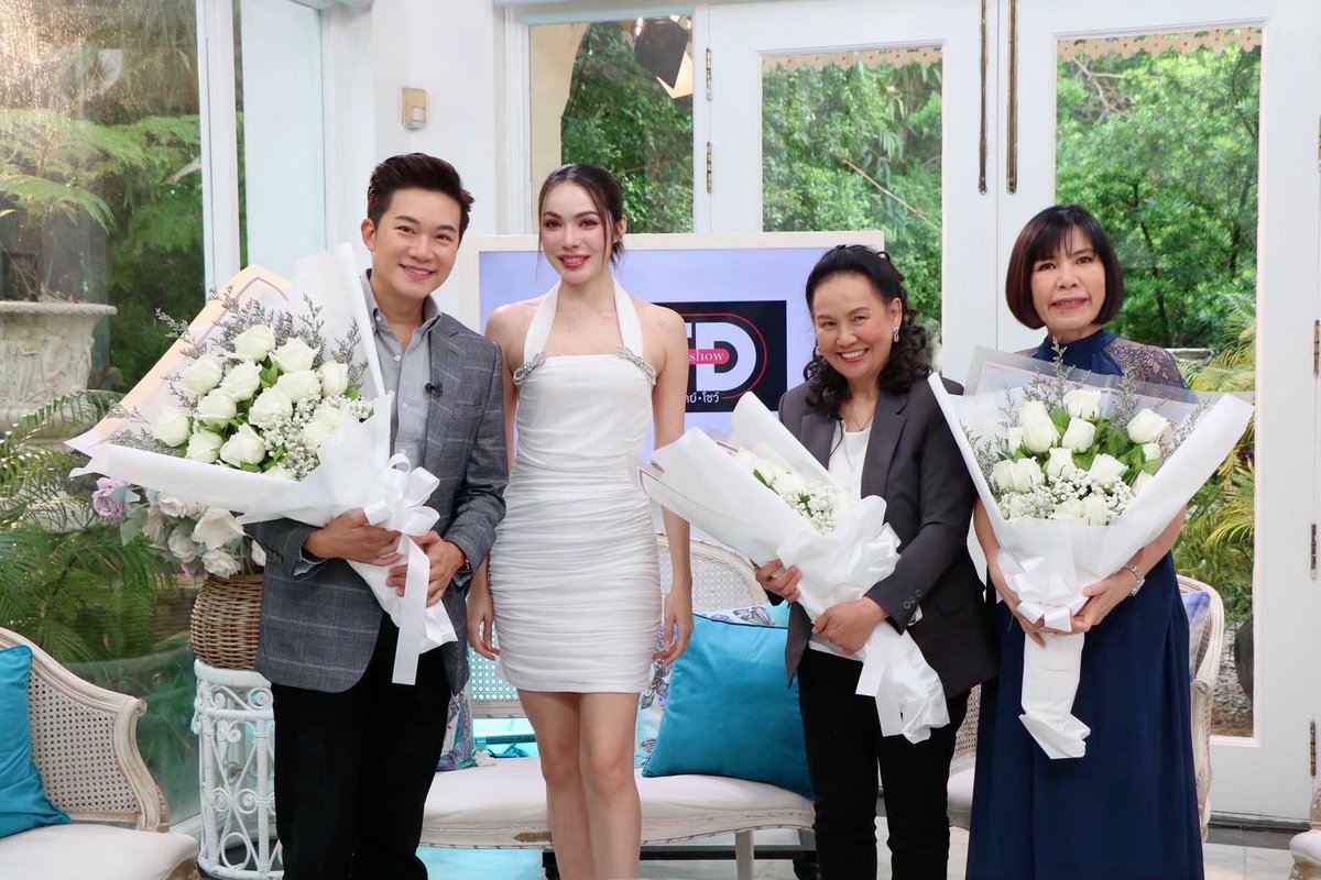 newsplusTH's tweet photo. เปิดหมดเปลือกทุกเรื่องราวชีวิตและความรัก !! ชาล็อต ออสติน ถึงที่มาของ #อิงล็อต  https://t.co/dTPbCDAXSa #newsplusTH https://t.co/k11wMl14wj
