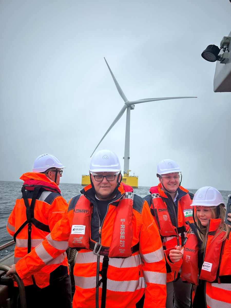 EODEXGROUP's tweet photo. This week, a couple of our team members were invited out to Flotation Energy's Kincardine Offshore Wind Farm. 🌊

As experts in clearing seabeds for offshore wind farms, we were thrilled to experience firsthand this engineering achievement.

#OffshoreWind https://t.co/MIpUpurTL2