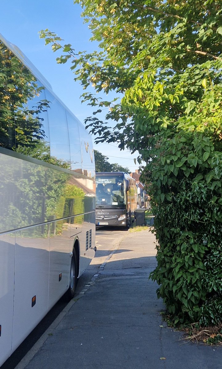 DGS_Visits's tweet photo. And they're off!  Not a cloud in the sky this morning when our Year 7 students set off for their French trip. 165 students on their way to Le Chateau du Broutel in Rue to make many happy memories! https://t.co/Y5bEzVMjOJ