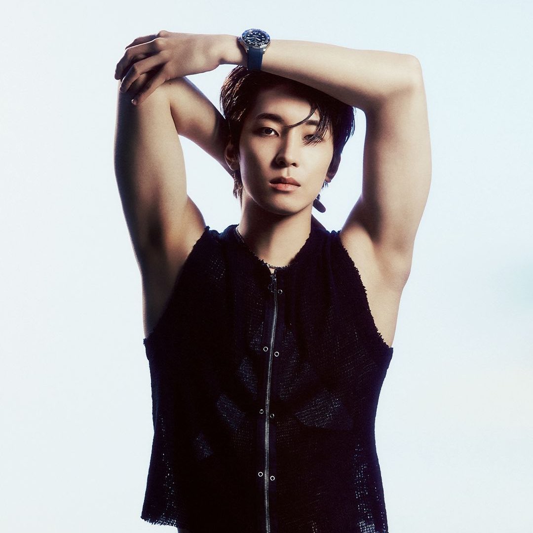 who the fuck cares about the damn watches