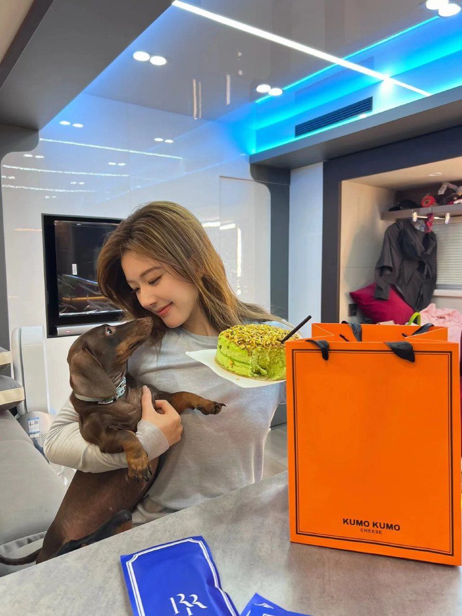 Wei13AL's tweet photo. เค้ก💚ก็น่ากิน คนก็สวย อ๊อยยยยย~🤭

💟#จ้าวลู่ซือ #ZhaoLusi #赵露思 💜🪽 https://t.co/nk06hs6HqY