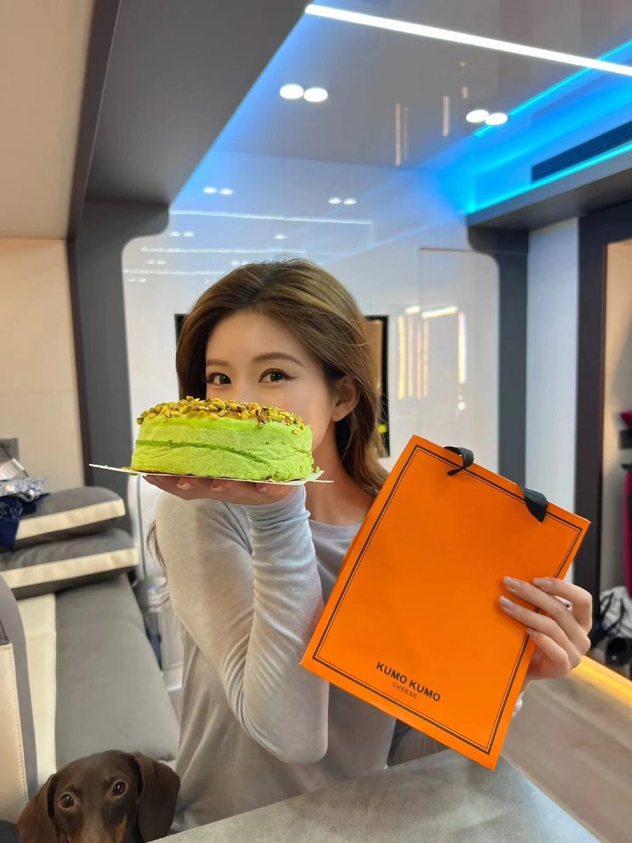 Wei13AL's tweet photo. เค้ก💚ก็น่ากิน คนก็สวย อ๊อยยยยย~🤭

💟#จ้าวลู่ซือ #ZhaoLusi #赵露思 💜🪽 https://t.co/nk06hs6HqY