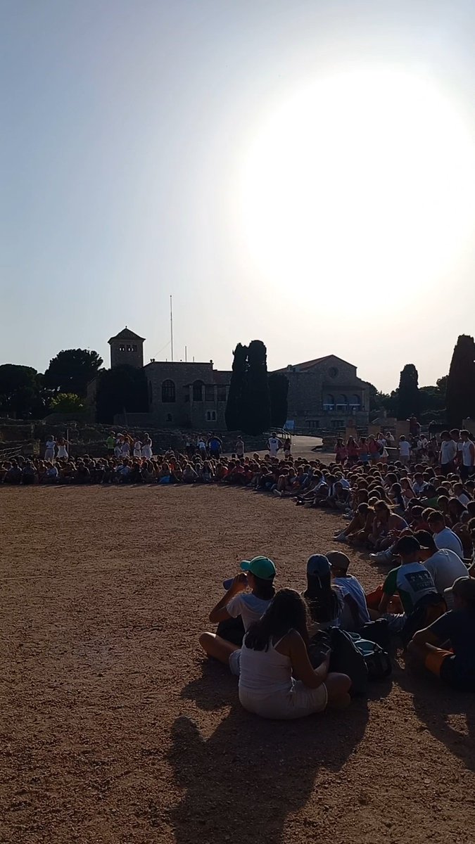 amadeubt's tweet photo. Quin èxit aquesta 3ª edició de la trobada jove d'estiu del @AltEmpordaJove. Espai de lleure i coneixença entre 500 joves d'arreu de la comarca. I tot gràcies a l'equip de professionals de joventut dels municipis de l'Alt Empordà! #femxarxa #somjoventut 
@joventutcat 
@govgirona https://t.co/IzWxHKijI3