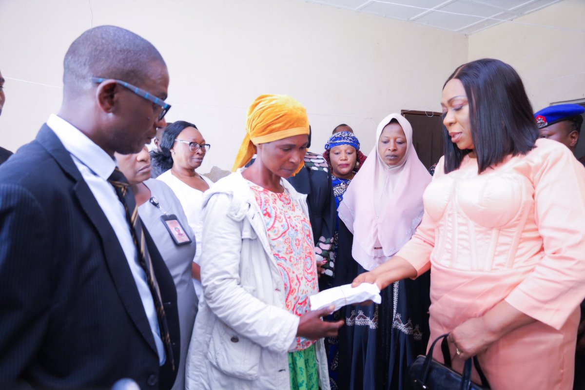 Helen Mutfwang tweet media