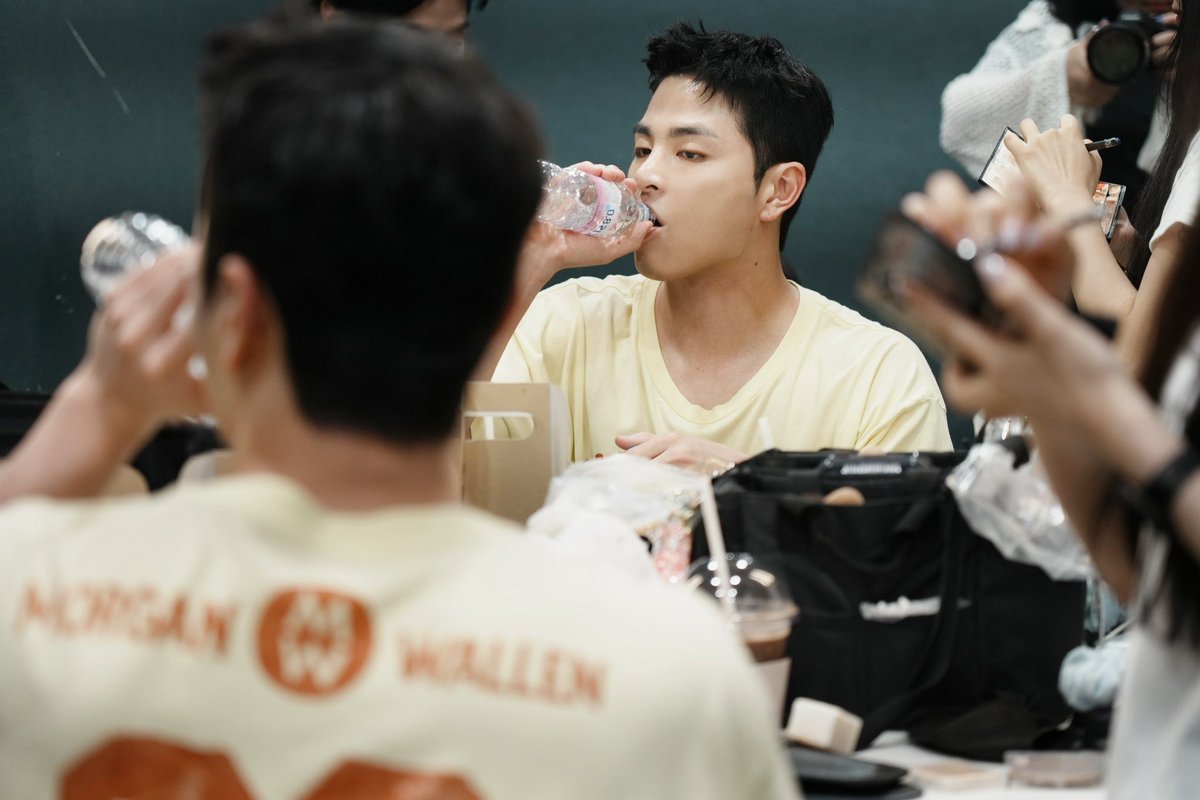 iKONIC_143's tweet photo. [#NOTICE]

JU-NE(구준회) - "나 홀로"  음방 대기실 Behind Photo

#JU_NE #구준회
#멍 #BRUISE
#나홀로 
#엠카운트다운 https://t.co/waoaAuKYkF