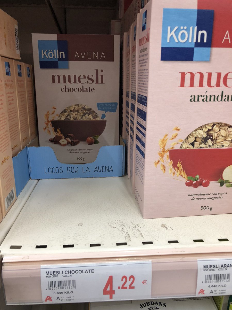 jpiedrahita's tweet photo. Por una parte contento de volver a encontrar en Madrid (@CarrefourES) la mejor #marca de #mueslis, Kölln. ¿Pero cómo puede ser que de 2,94€, luego 4,22 € por 500 g ahora se me reduzca la caja a solo 250g, la mitad!, pero deba pagar 3,99€…. ¿Es asi como se trata a un cliente fiel de toda la vida a su marca? 🥺
