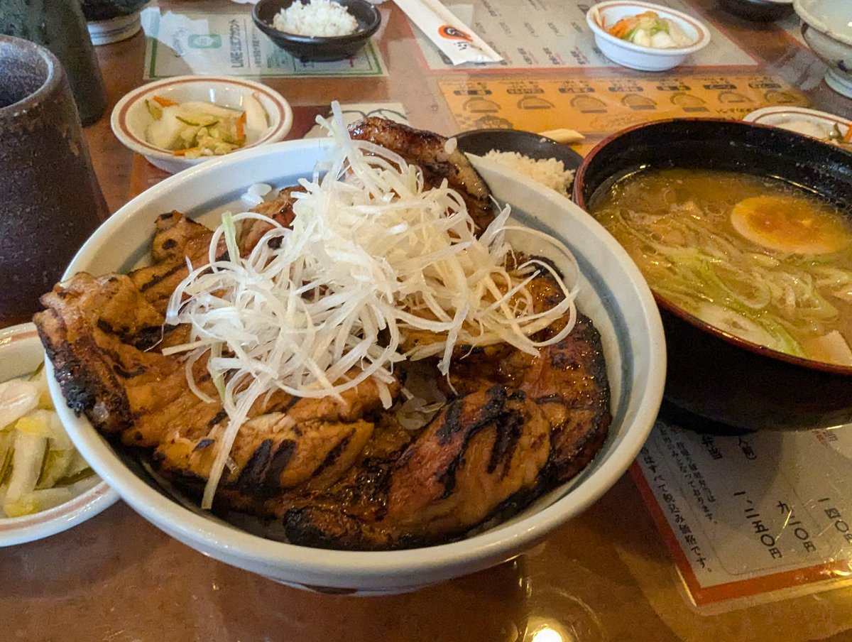Peter_s_p's tweet photo. 北海道ってご飯が全部好み🐮🍦🍜 https://t.co/qgJHGPLBqi