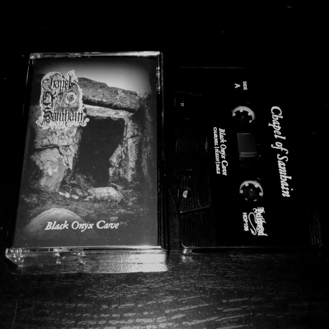 helldprod's tweet image. [OUT NOW]
CHAPEL OF SAMHAIN (POR) "Black Onyx Cave" (Full-Length, 2024)
Cat Nº #: HDP106
Cassette, LTD 50 Copies [First Press]
(Link to shop in bio)
#chapelofsamhain #helldprod #deathmetal #blackeneddeathmetal #metal #deathmetal #blackdeath #tape #cassette #outnow