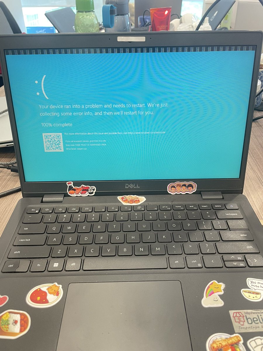 Tiba2 manyun :(
Happy international blue screen day🥳