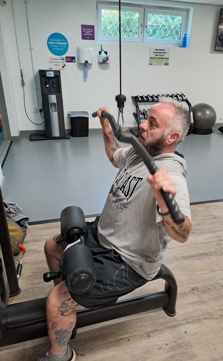 LCCDayOps_MH_'s tweet photo. Freddy sculpting his physique in the gym. Freddy transitioned some years ago and is making good progress with his goals. #Trans #musclebuilding https://t.co/ZYFEupQiA3