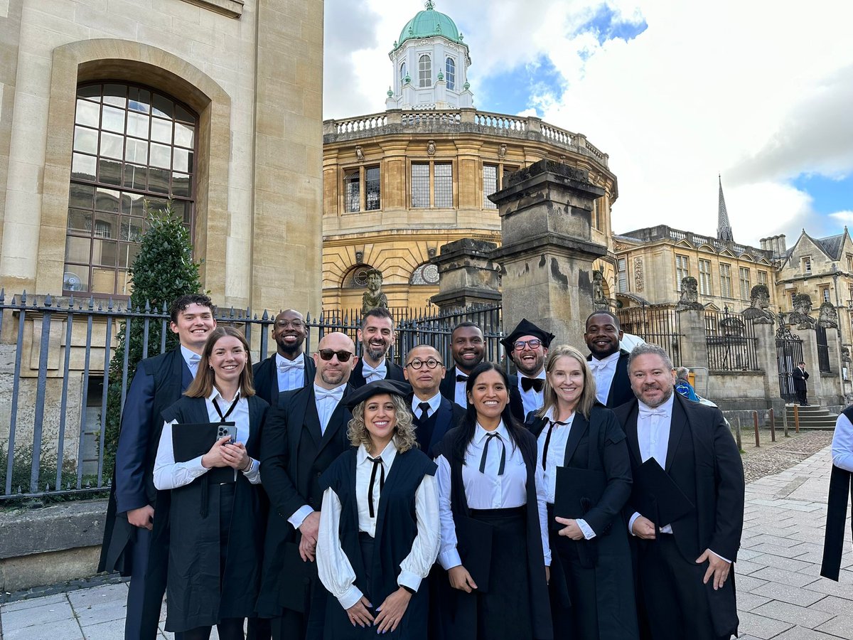 Our MSc in Sustainable Urban Development 2023-25 cohort are coming to the end of their 1st year!
A busy year of lectures, walking tours, discussions, dinners, and university events. Here's to year 2!! 

Find out more about the MSc > conted.ox.ac.uk/about/msc-in-s…

#sustainability #urban