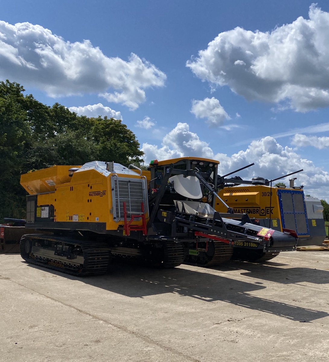 MastenbroekLtd's tweet photo. Don't these two look good in the summer sun!
Won't be long until they're in the field hard at work!
#CT12 #Mastenbroek30/20 @LincsDrainage #trenching #drainage #farming #clubhectare https://t.co/PLm2FenOTn