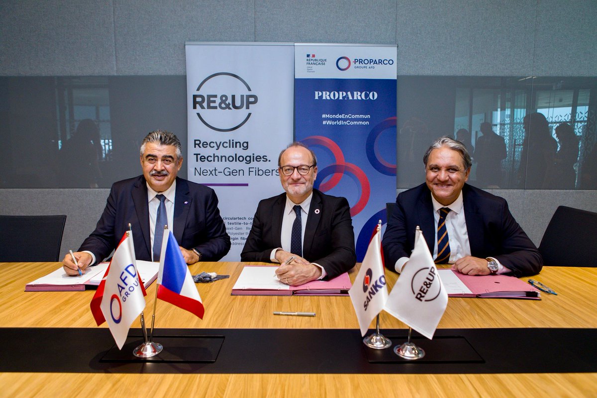 Proparco's tweet photo. 🇹🇷 Congrats to SANKO Group & RE&UP Recycling Technologies for helping to⏩the textile industry's transition to a #circular model!
♻️Proparco has granted a 70M€ loan that will 💪 RE&UP to 📈 its next-gen recycle fiber prod. & textile #recycling capacity: https://t.co/0akD0NiIBp https://t.co/nH8JXNApza