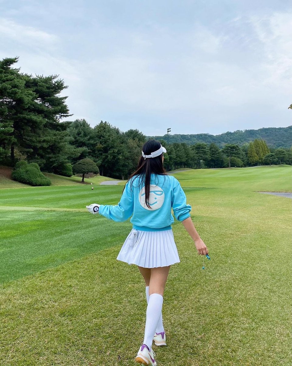 _Cryptohell_'s tweet photo. The cool summer is more suitable for playing golf. https://t.co/6K1gnfbFbT