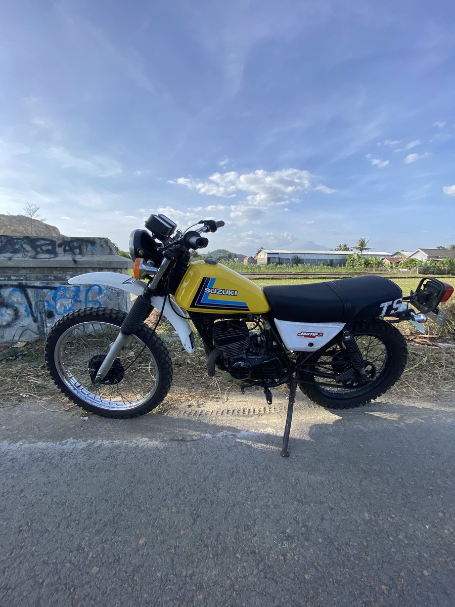 AjizAW's tweet photo. Suzuki TS 100
Mesin siap pakai bukan siap dandan
Part ori semua
Surat lengkap stnk bpkb pajak pules
Jual 17jt nego
Lokasi sleman yogyakarta
Wa 082134817846 
@JanganGoyah maturnuwun mas🙏 https://t.co/re6mhh9jlY