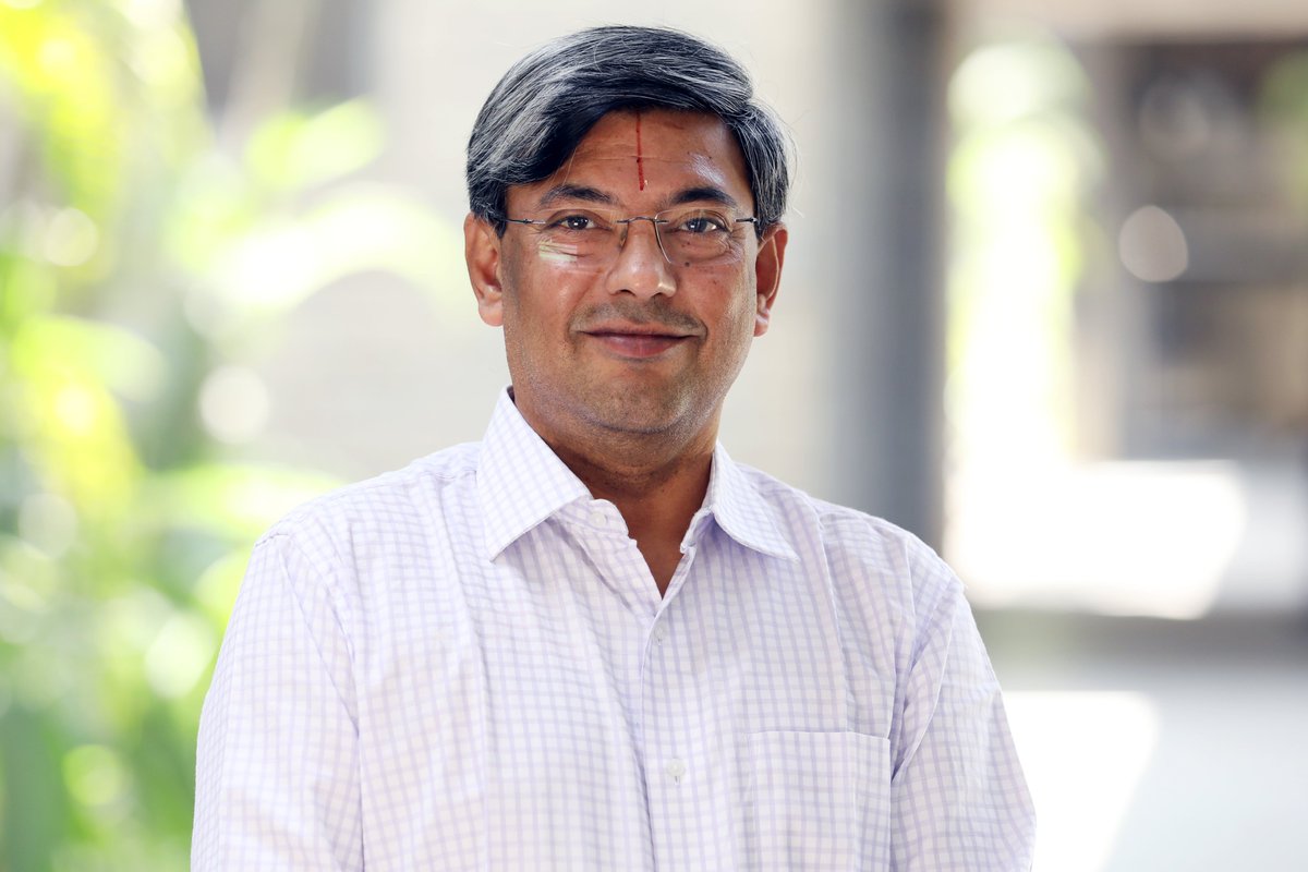 Prof. Srinivasan R, Strategy Area, at #IIMB, features on the inaugural episode of the Two by Two podcast, "Will Flipkart Become PhonePe Before PhonePe Becomes Flipkart?", hosted by The Ken. 

🔗Catch the full episode to learn more: spoti.fi/4cYr23M 
#Fintech #Ecommerce