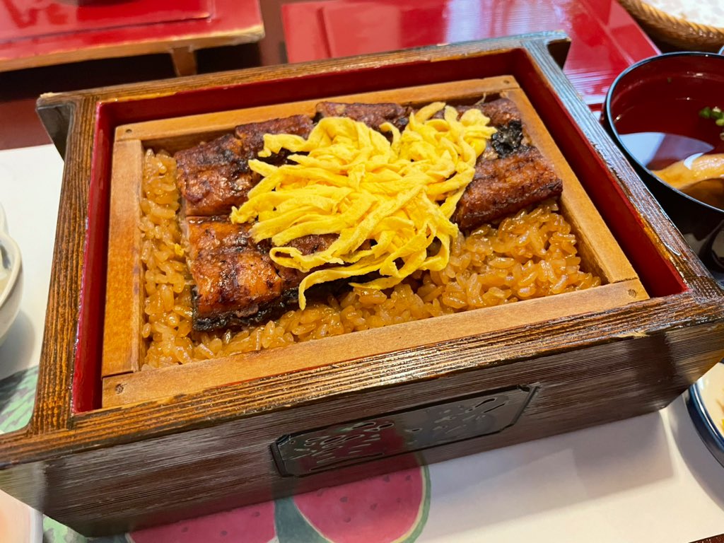 marcom_com's tweet photo. おでかけごはん🍚は
鰻のせいろ蒸しです〜(*´ч`*)ｳﾏ💕 https://t.co/Y3pEpR3ZAz