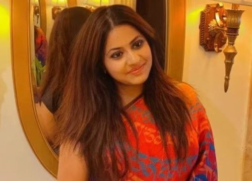 पूजा खेड़कर का फ्रॉड शायद अबतक का UPSC में सबसे बड़ा Fraud होगा।

पूजा खेड़कर के अटेम्प्ट ख़त्म हो गए उसके बाद उन्होंने 

अपने नाम में बदलाव किया
माता-पिता के नाम में बदलाव किया
जन्मतिथि में बदलाव किया
अन्य सभी प्रमाण पत्रों में बदलाव किया

खुद को दिव्यांग बताकर सिलेक्शन लिया