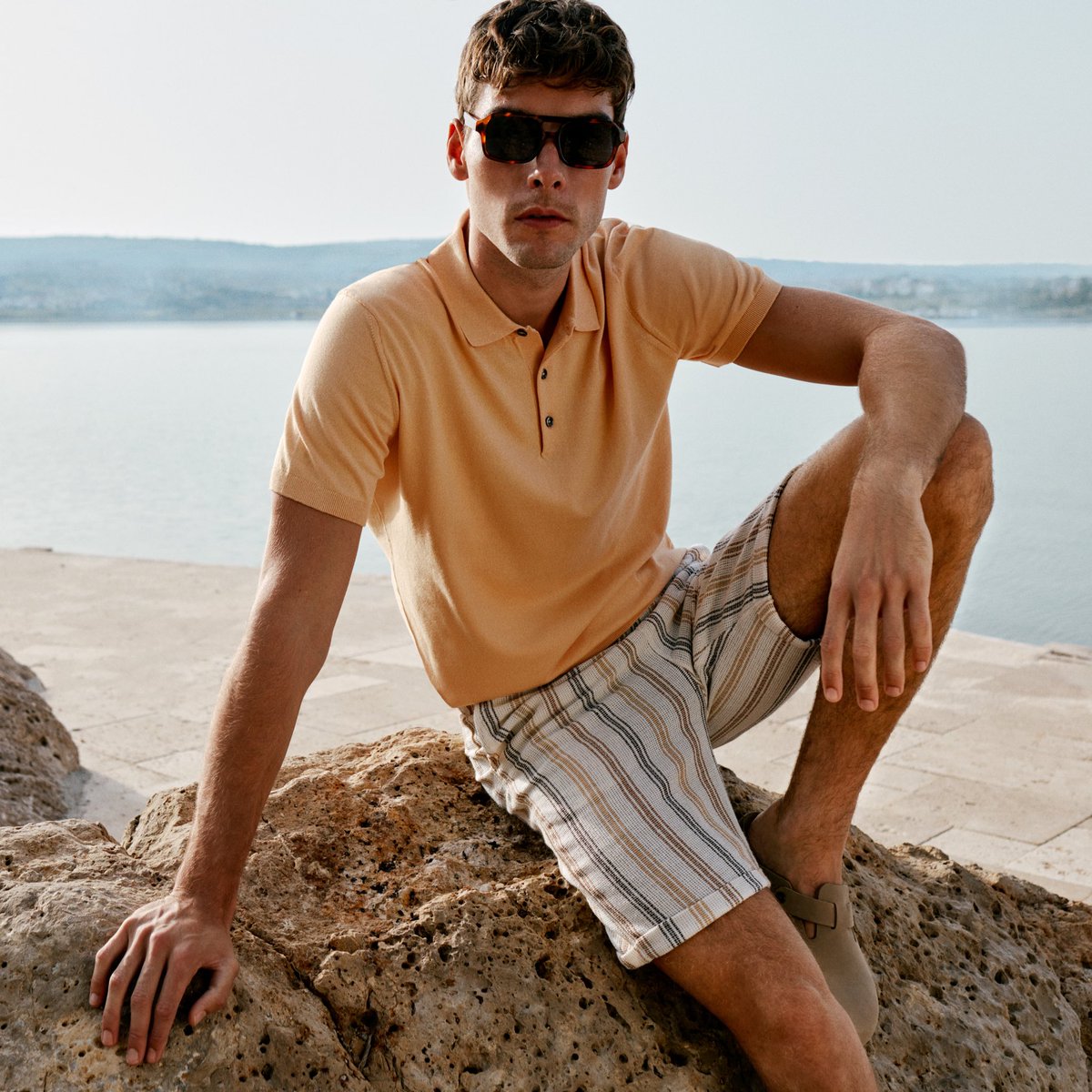 fabrika_online's tweet photo. Yaz rengi bir polo yaka ve sezonun favorisi bermuda!🧡
#Boyner #Fabrika #SadeceBoynerde #SummerVibes #Yaz

https://t.co/sRTppcDyM1 https://t.co/COsPbuQxh0