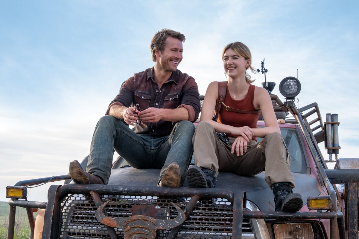 FilmUpdates's tweet photo. ‘TWISTERS’ is now playing in theaters.

Starring Daisy Edgar-Jones, Glen Powell, Anthony Ramos, Brandon Perea, Katy O’Brian, Harry Haddon-Paton, Tunde Adebimpe, Maura Tierney, Sasha Lane, Kiernan Shipka and David Corenswet. https://t.co/pRcJ7MO0eV