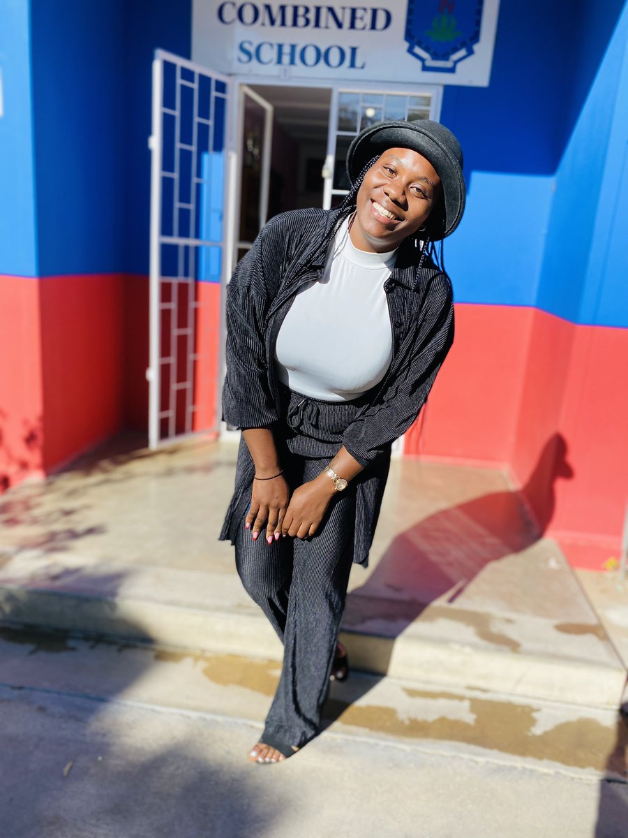EillaNdapanda's tweet photo. Teacher in the making @becimongⓂ️iss_Ⓜ️watilile 🔥🙏🏾Ⓜ️🥺😍 https://t.co/IWHfBSHPhB