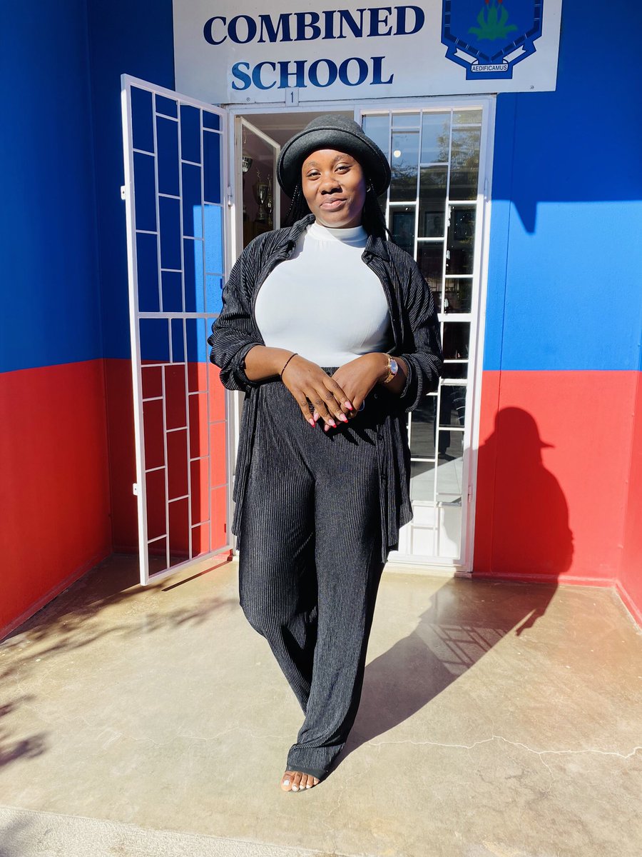 EillaNdapanda's tweet photo. Teacher in the making @becimongⓂ️iss_Ⓜ️watilile 🔥🙏🏾Ⓜ️🥺😍 https://t.co/IWHfBSHPhB