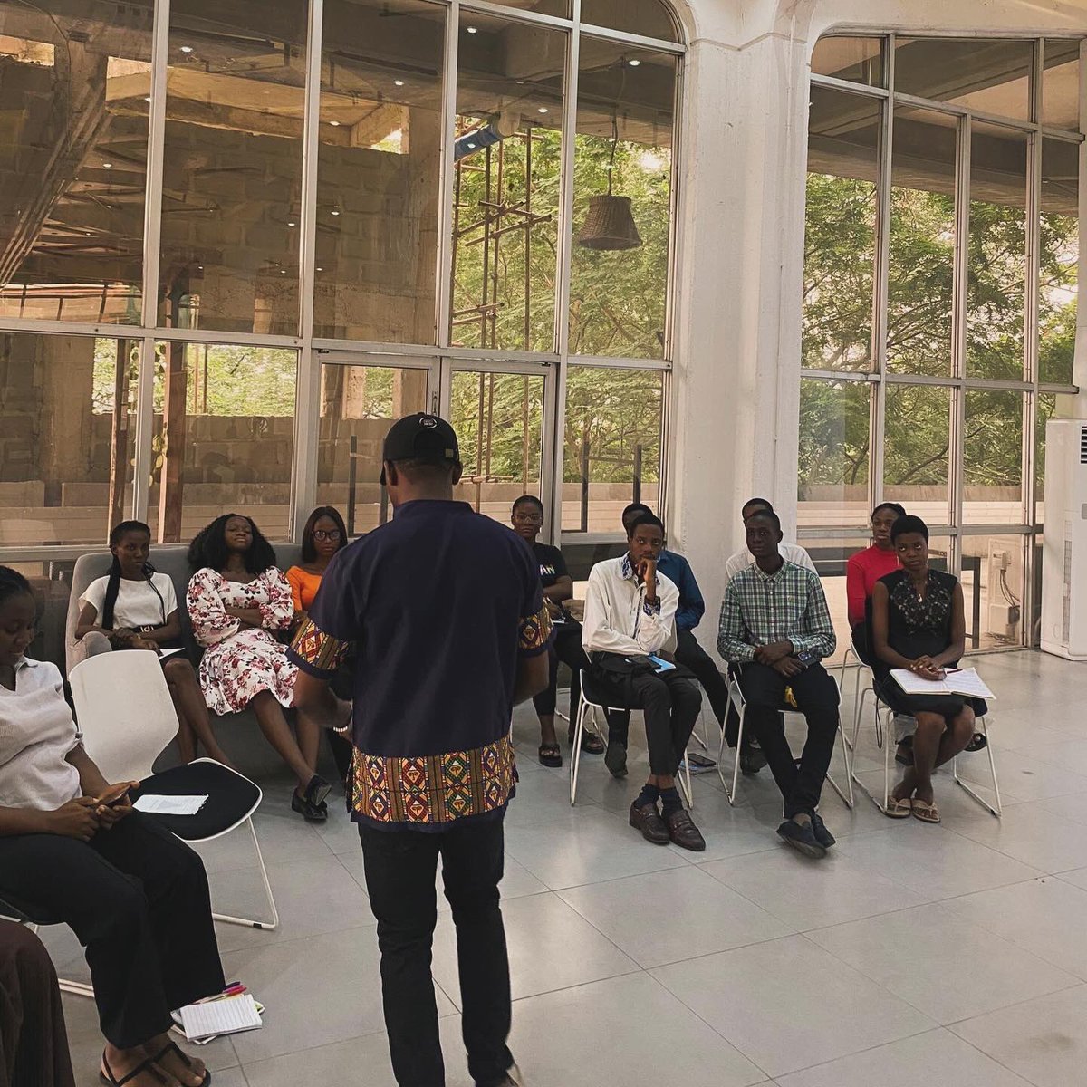 OlumideIDOWU's tweet photo. It's amazing to see young minds coming together to make a difference in our environment! Let's continue to raise awareness and take action for a greener future. π±π
#GreenConference #Responsibility #Recycling #EnvironmentalEducation https://t.co/5DG68tNQYR