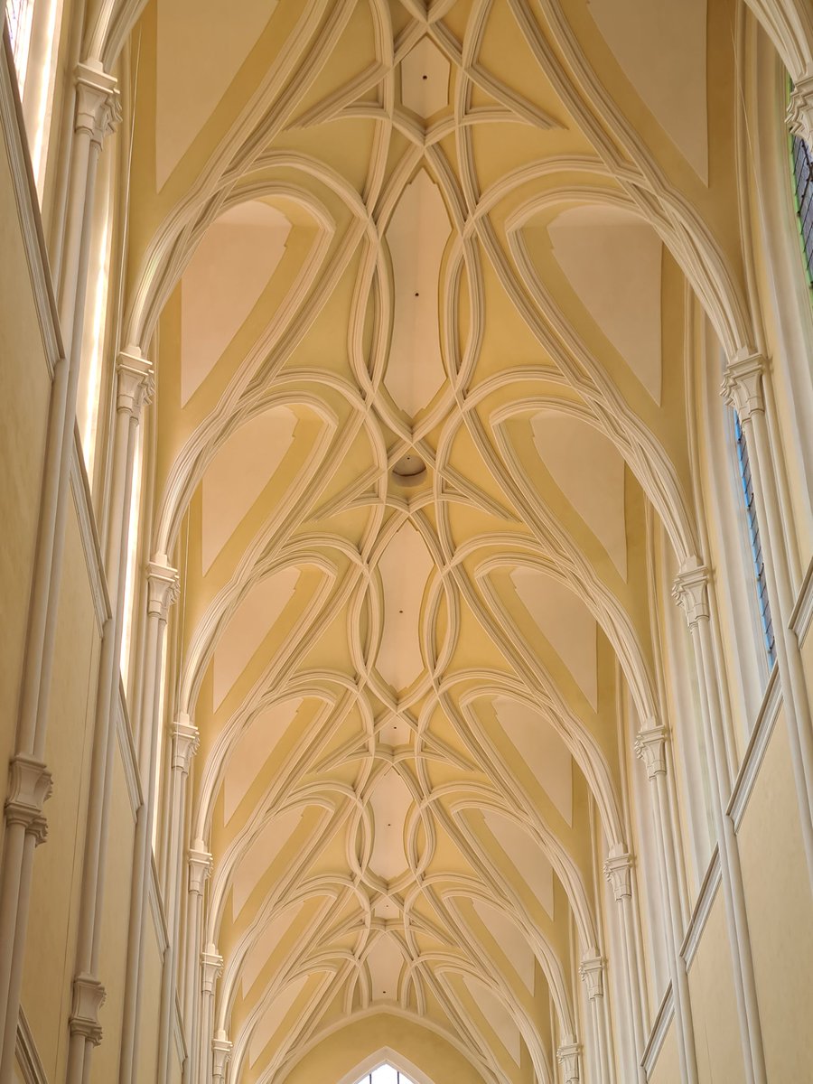 fluglehrer_neu's tweet photo. #sedlec kathedrale https://t.co/KqSnygW4qZ
