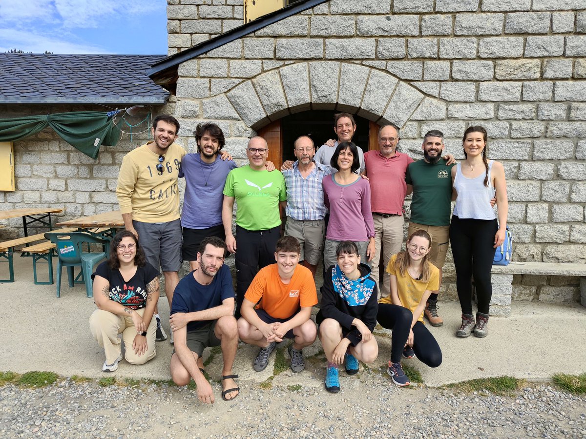 GIAP_ICAC's tweet photo. 📷🤩Gràcies a tot l'equip que ha fet possible la campanya arqueològica 2024 del #GIAP @ICAC_cat a #Meranges. Personal investigador, estudiants i molt especialment als nostres amics/amigues del @RefugiMalniu que ens han cuidat tant aquests dies!
🫂Ens retrobem aviat! https://t.co/piom70IeVR