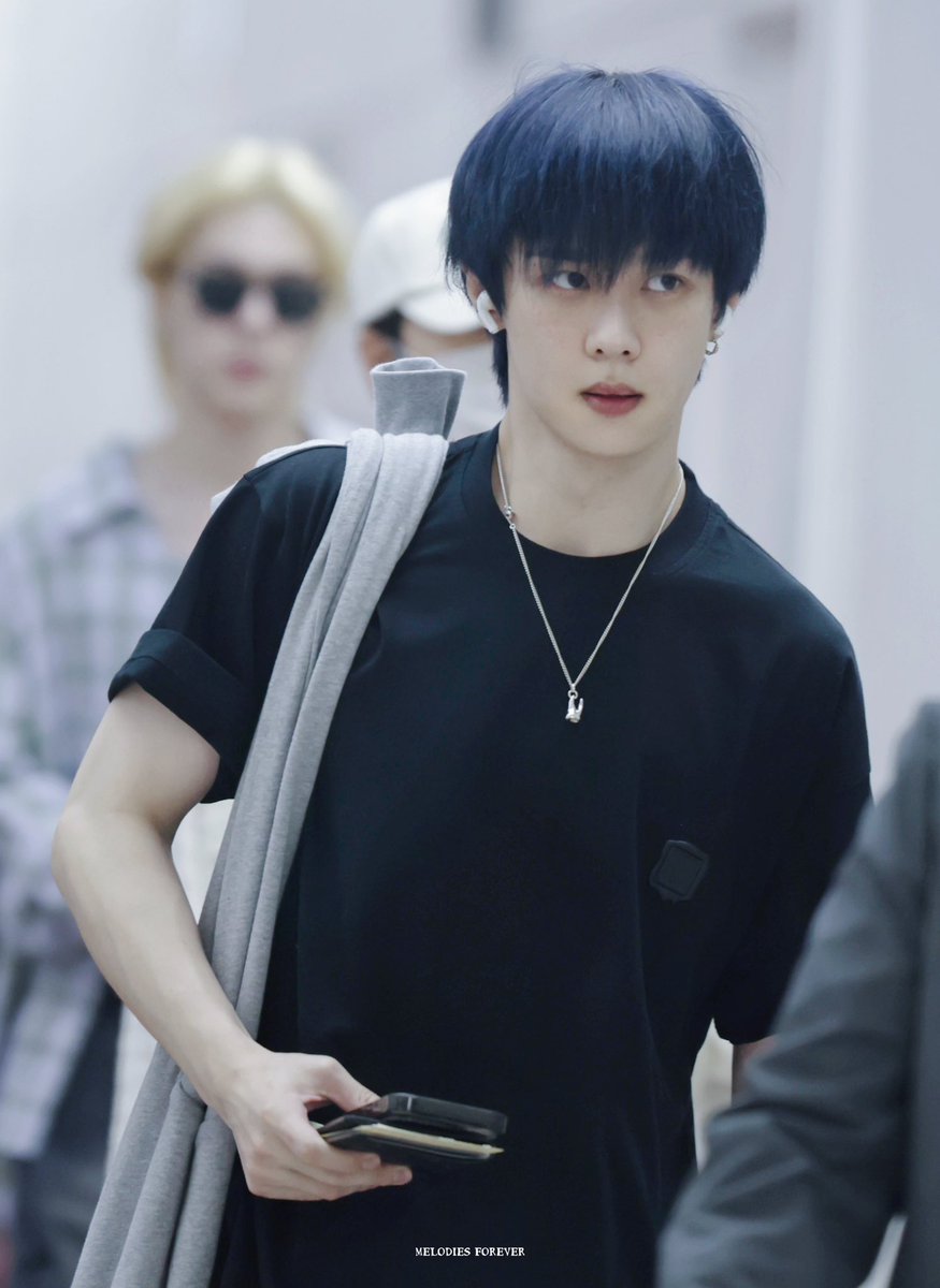 Melodies0101's tweet photo. 20240719 HND ✈️
#KUN #钱锟 #쿤
#wayv #威神v https://t.co/GfZylEW7dy