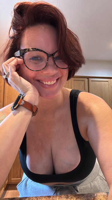 Watch Brittany Elizabeth Welsh's leaked NSFW photo on TwXstars