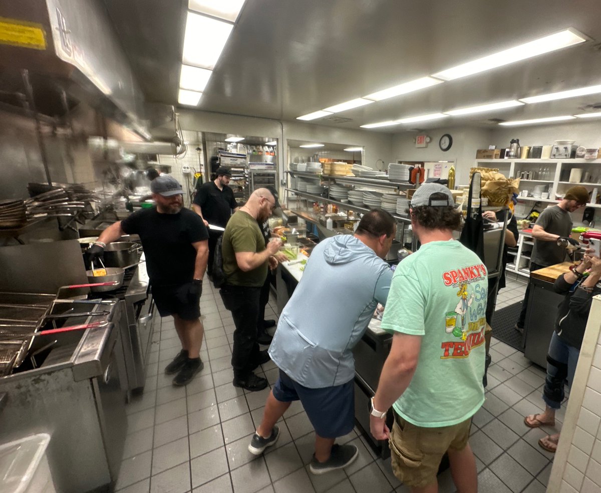 PortXLogistics's tweet photo. Our leadership team is wrapping up their yearly retreat!
Amidst all the brainstorming and planning, they took a well-deserved break for a fun and delicious wing-off!
#LeadershipRetreat #WingOff #CookOff https://t.co/kn8jc5rPBI