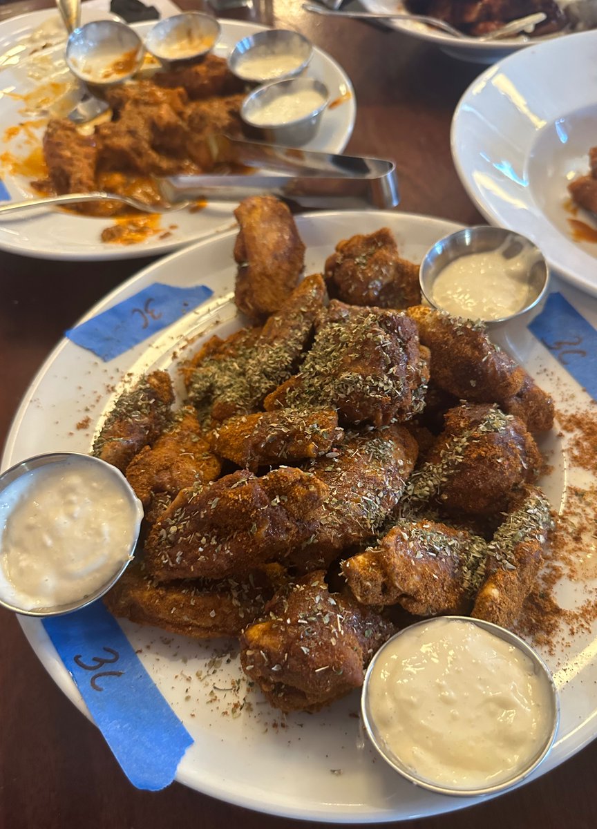 PortXLogistics's tweet photo. Our leadership team is wrapping up their yearly retreat!
Amidst all the brainstorming and planning, they took a well-deserved break for a fun and delicious wing-off!
#LeadershipRetreat #WingOff #CookOff https://t.co/kn8jc5rPBI
