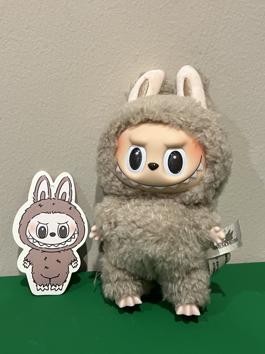 vie9785's tweet photo. What i got today from #popmartindonesia
Omg never knew there is #labubu street dance edition before until i saw there … shuo shuo got a companion 🤭🤭💚💚💚, got my first fluffy labubu and snowman bot labubu for hubby. He’s a fan of Ma.K. Should have bought 1 set 🥹
#WangYibo https://t.co/fF8xpA6nRD