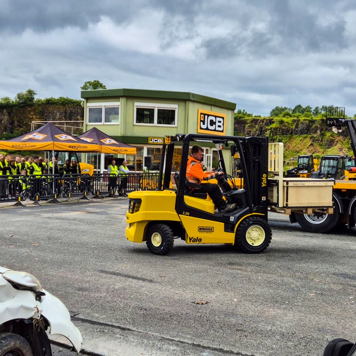 GunnJCB's tweet image. We were thrilled to welcome the Briggs sales team and directors to our two-day JCB Teletruk demonstration and training event last week. A big thank you to everyone at Briggs for your participation and enthusiasm! 🚜📚 #TrainingEvent #JCBTeletruk #GunnJCB #TeamBriggs