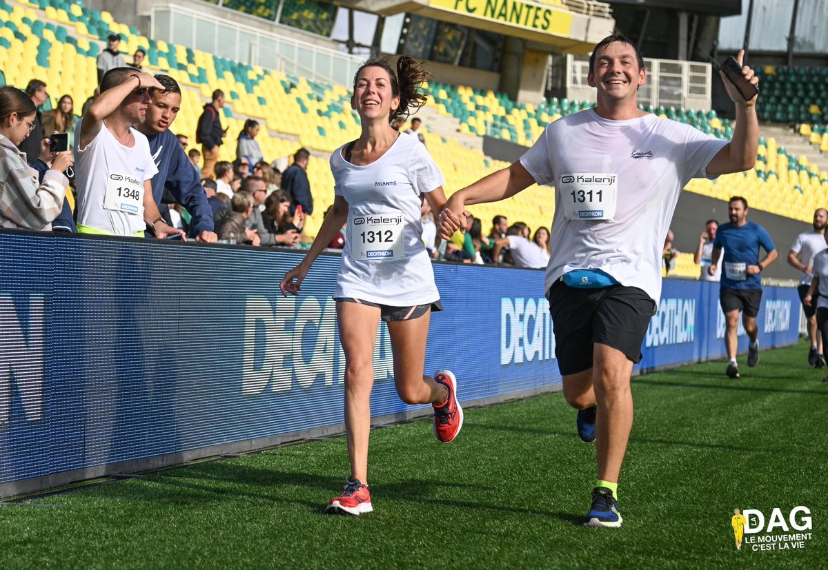 Vous hésitez à vous inscrire ? 🤔

Jetez un œil à ces photos des précédentes éditions, capturant les sourires et la joie des participants sur la dernière ligne droite 😃

Vos sourires à l’arrivée rappellent aux Amis de Dag pourquoi nous nous investissons autant dans cet événement