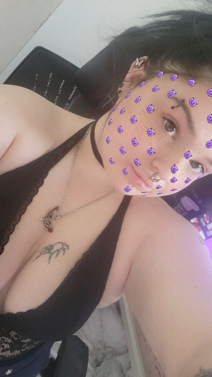 NyanGoth tweet media