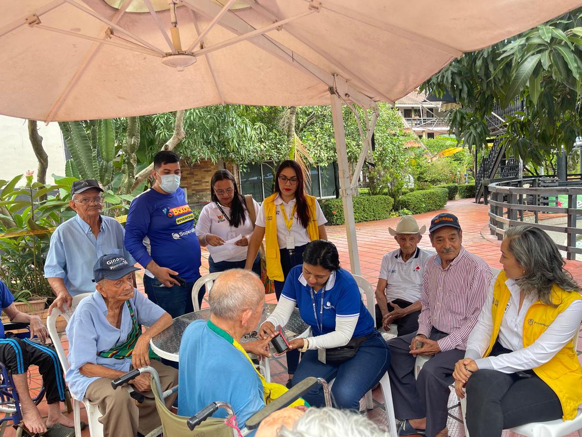 Yuledt6's tweet photo. 📌🗞️#NoticiasProsperidadSocial

Colombia Mayor: Más de 12.500 adultos mayores en Casanare reciben el subsidio

• Los pagos estarán habilitados hasta el 1 de agosto.
• La inversión en el departamento supera los 1.600 millones de pesos. https://t.co/KiYSR2L6PQ