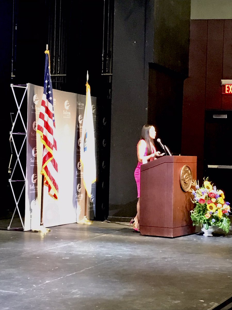 Excited to be learning from Dra. Gina García about authentic and effective servingness at Hispanic Serving Institutions. Such wisdom and energy!!! <a href="/MassDHE/">MA Dept of Higher Ed</a> <a href="/SalemState/">Salem State</a>