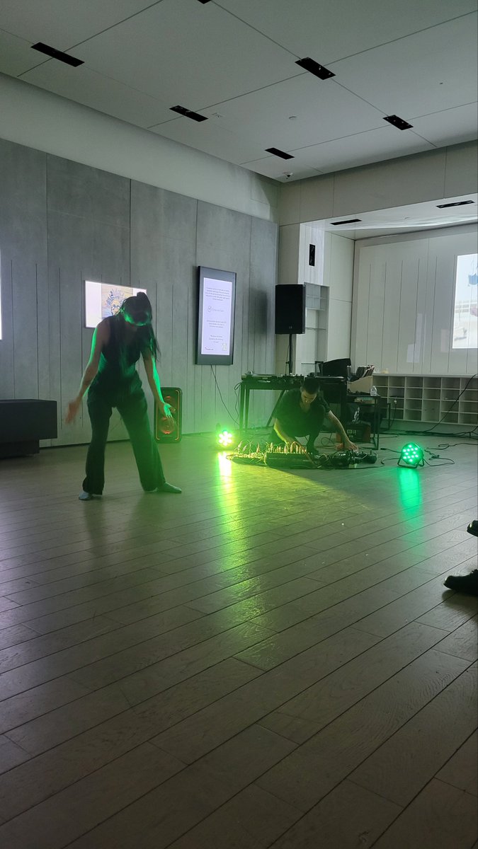 Crypto_Papii's tweet photo. Here's a glimpse of some great performances, hosted by @MetaBetties 🎶🔥

#IRLevents #Dancelife 💃🏻 https://t.co/OtCYI7Qoat